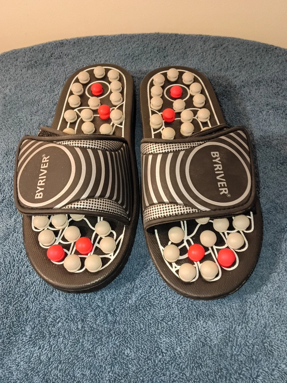 BRYVER Massage Slide Sandals in Brown with Red & White Accents